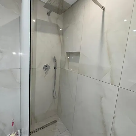 A Modern Stone In Apartment *